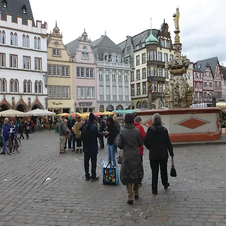 Porta-nigra-platz R *